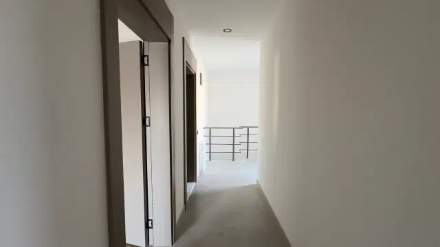 ÇAĞLAYAN BARINAKLAR'DA SIFIR BİNA DENİZE YÜRÜME MESAFESİ 4+1 DUBLEKS SATILIK DAİRE — görsel 19