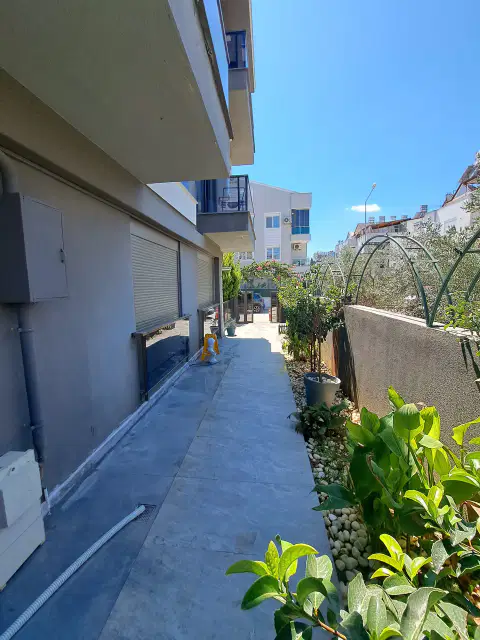 Güzeloba, ara kat lüks 1+1 — görsel 10