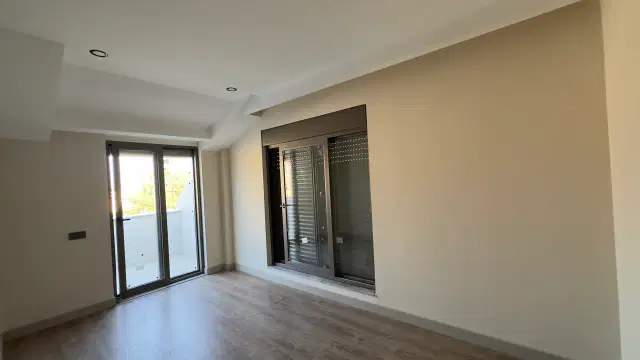 ÇAĞLAYAN BARINAKLAR'DA SIFIR BİNA DENİZE YÜRÜME MESAFESİ 4+1 DUBLEKS SATILIK DAİRE — görsel 18