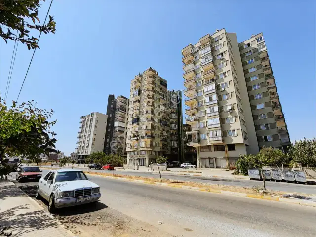 Tramvaya Yakın 3+1 Site İçi Net 135 M2 Daire