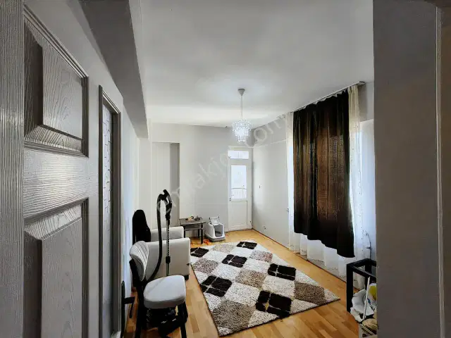 Tramvaya Yakın 3+1 Site İçi Net 135 M2 Daire — görsel 4