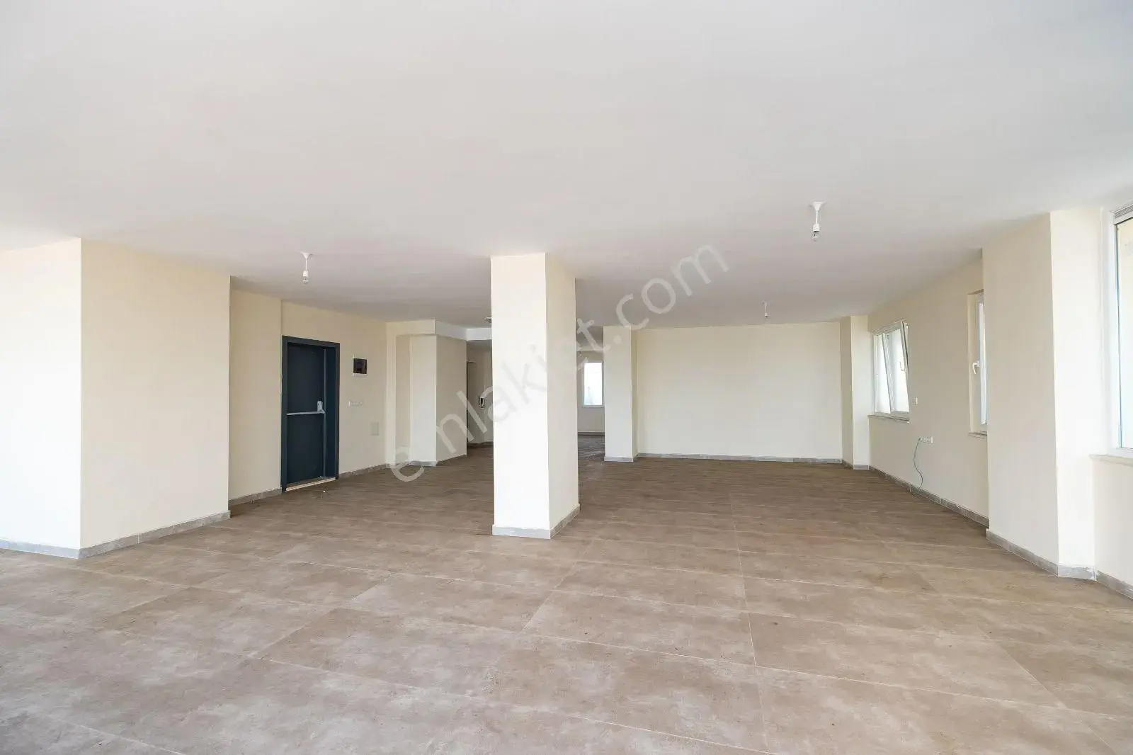 800 M2 Bodrum+zemin +2 Kat Kiralık İşyeri — görsel 7