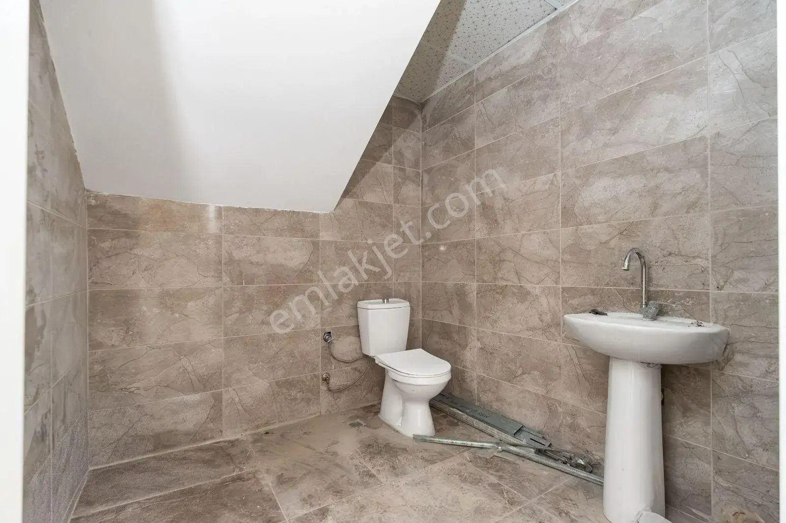 800 M2 Bodrum+zemin +2 Kat Kiralık İşyeri — görsel 16