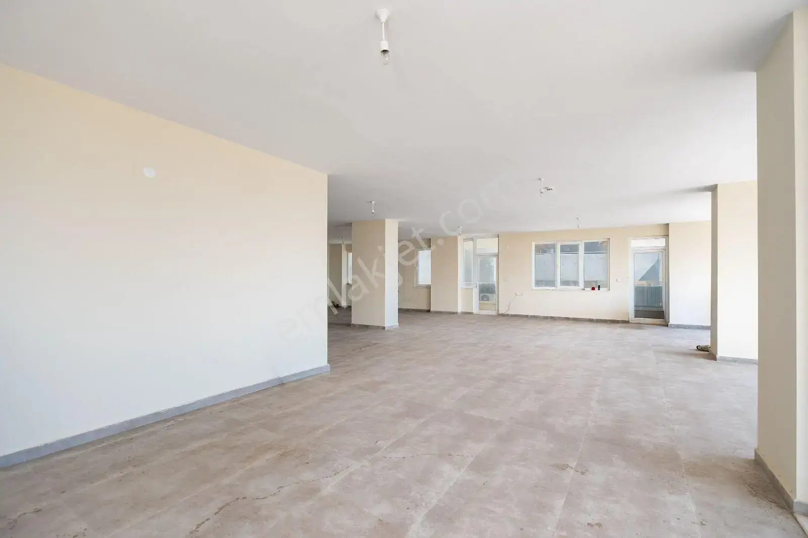 800 M2 Bodrum+zemin +2 Kat Kiralık İşyeri — görsel 23