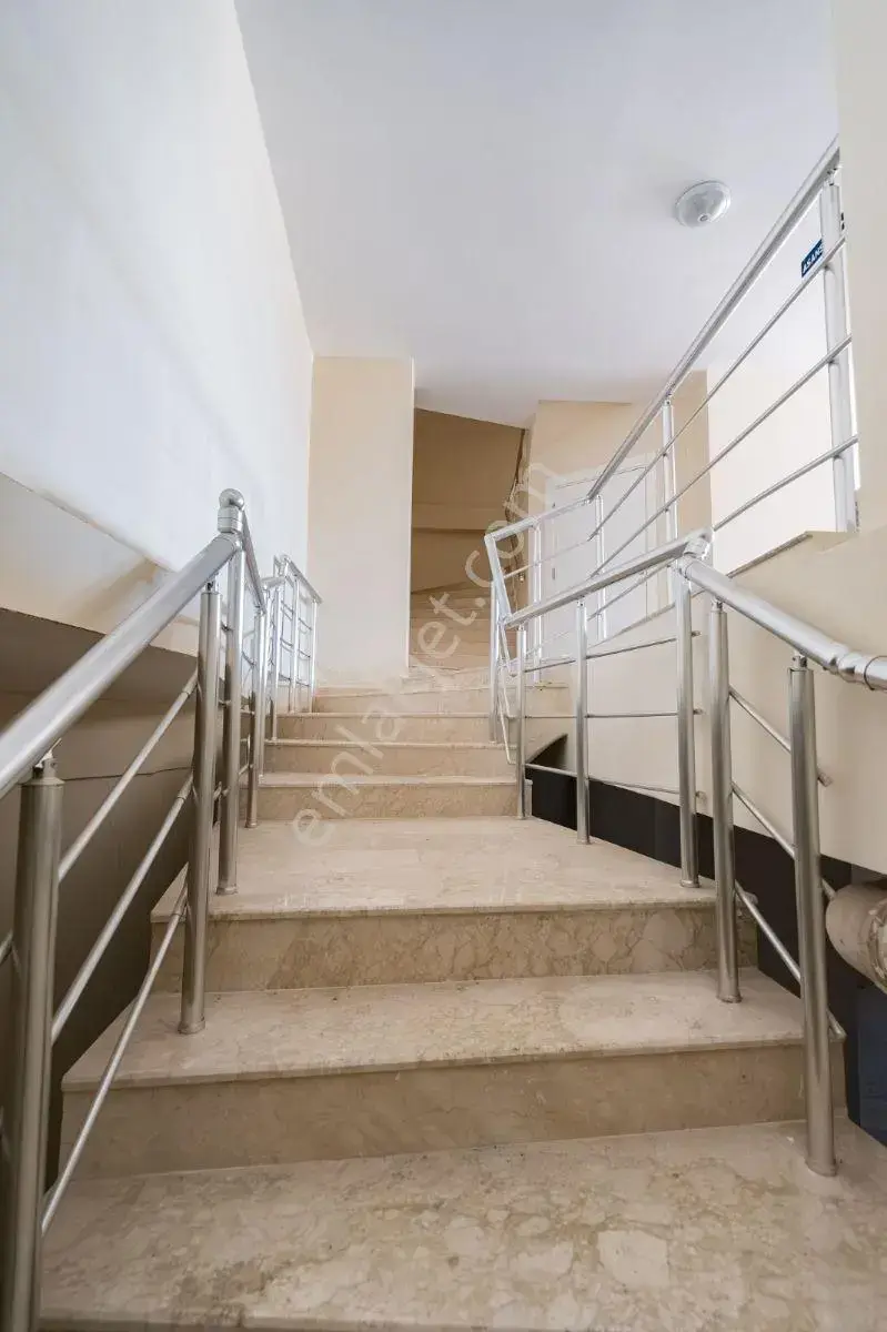 800 M2 Bodrum+zemin +2 Kat Kiralık İşyeri — görsel 24
