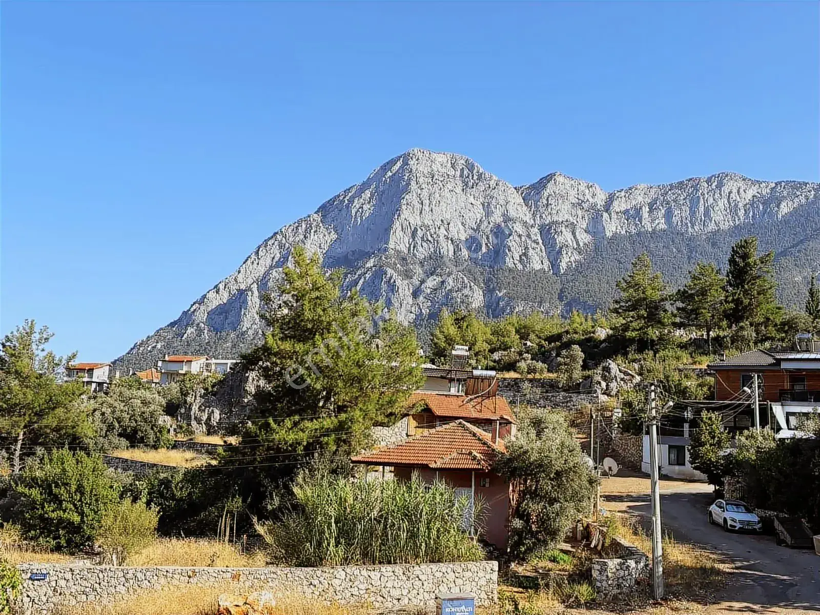 Geyikbayırı Merkezinde Satılık Natamam Villa — görsel 4