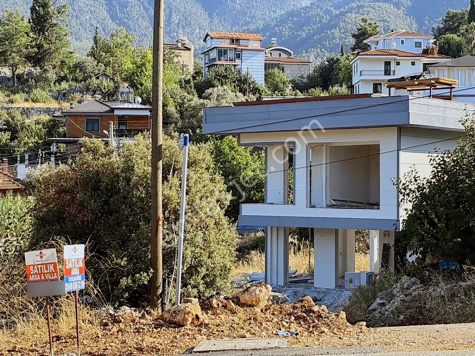 Geyikbayırı Merkezinde Satılık Natamam Villa — görsel 11