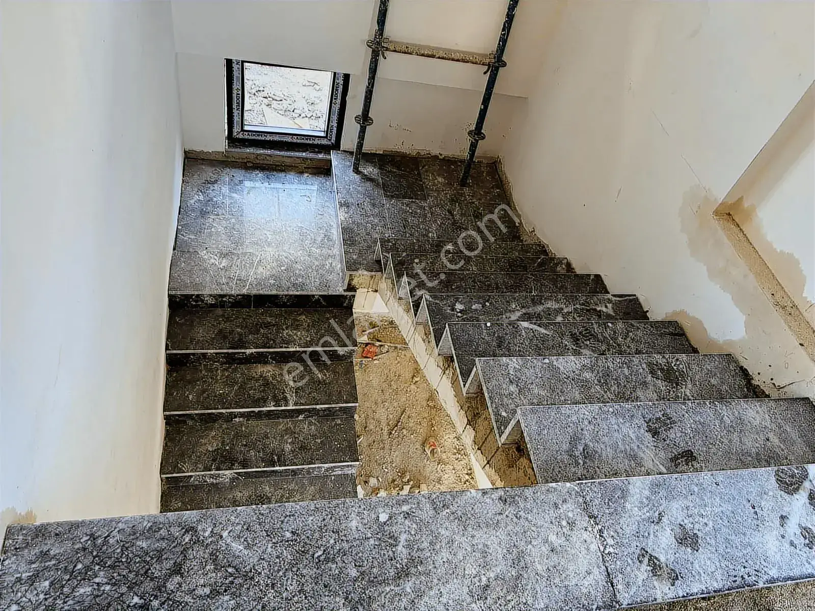 Geyikbayırı Merkezinde Satılık Natamam Villa — görsel 19