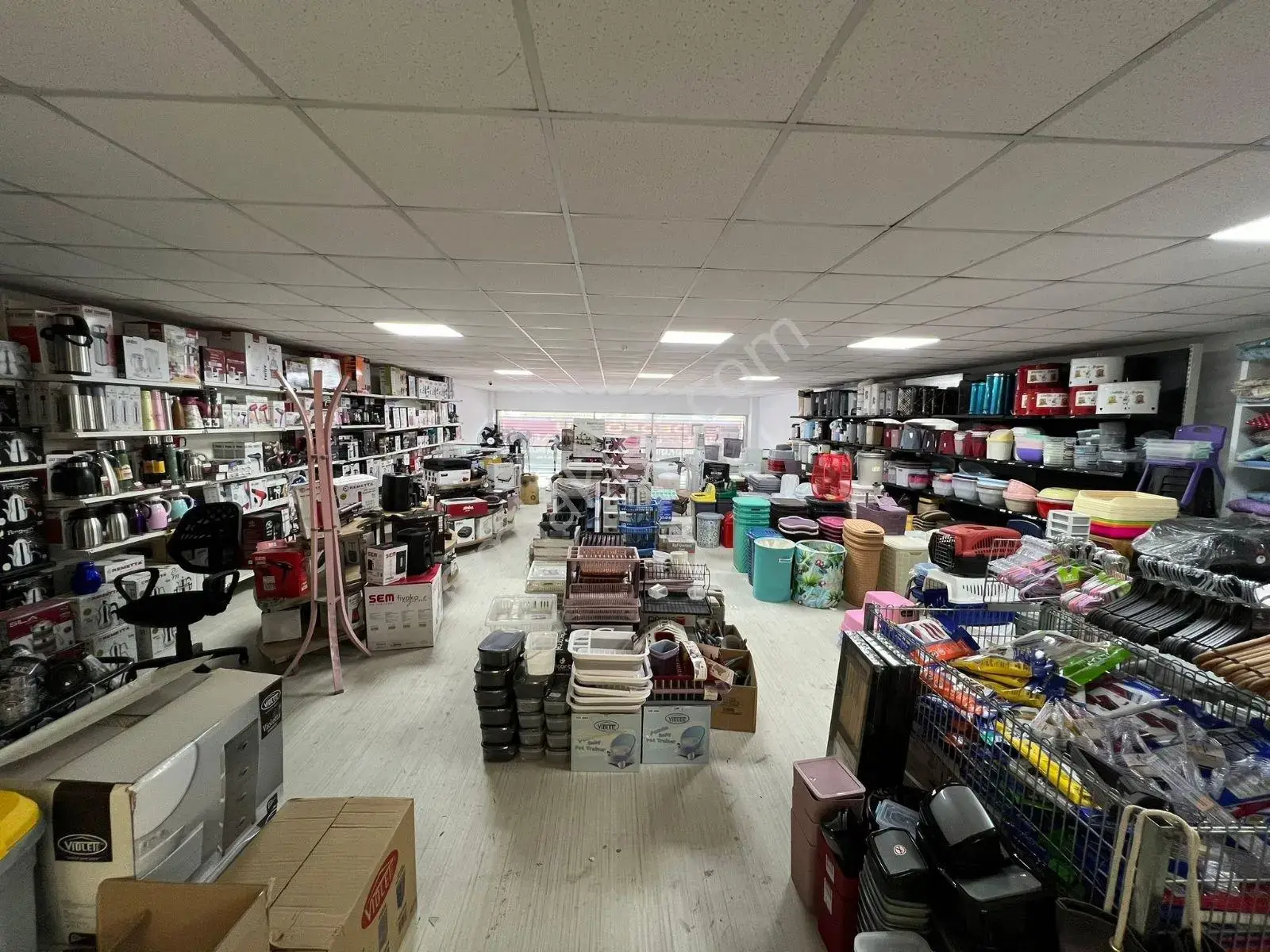 Cadde Üstü 700 M²alış Veriş Merkezi — görsel 2