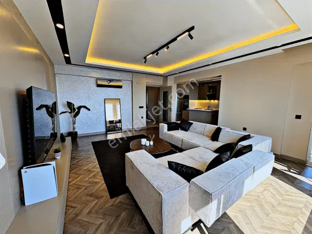 Güzeloba Mimar Yapımı Panoramik Deniz Manzaralı Arakat 3+1 Daire — görsel 4