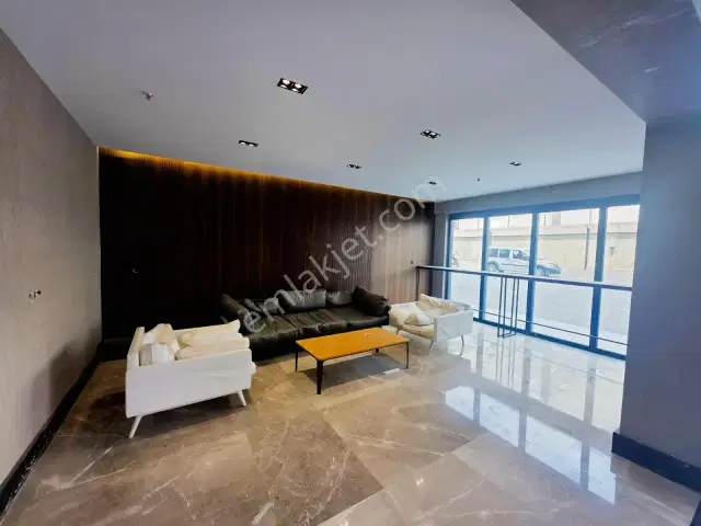 Park Royal Resıdence Altınova Da Kiralık Şık 2+1 Boş Daire — görsel 6