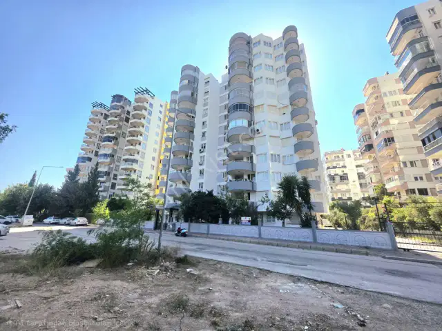 Örnekköy'de Denize 100 M. Mesafede Deniz Manzaralı Şık Daire — görsel 5