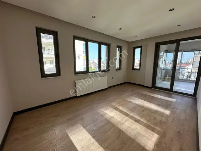 Lara Merkezde Site İçi Mimari Tasarım 3+1 Ara Kat Satılık Daire — görsel 7