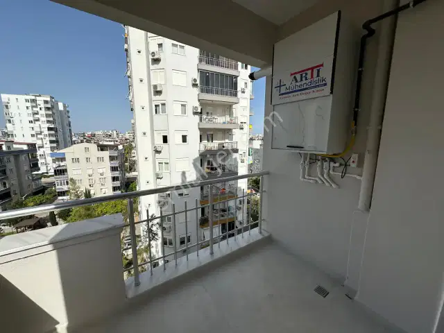 Lara Merkezde Site İçi Mimari Tasarım 3+1 Ara Kat Satılık Daire — görsel 9