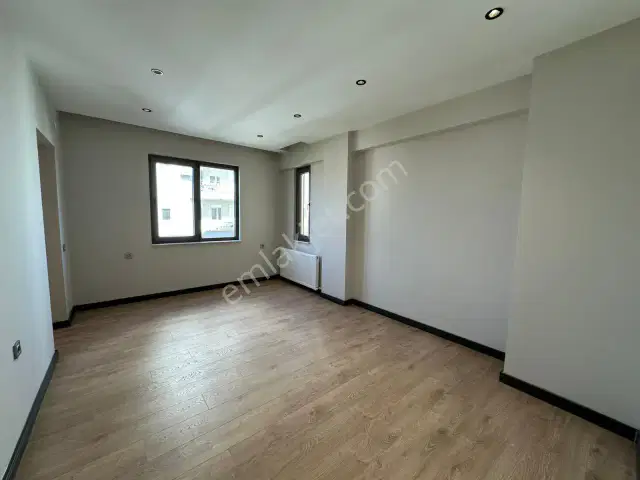 Lara Merkezde Site İçi Mimari Tasarım 3+1 Ara Kat Satılık Daire — görsel 19