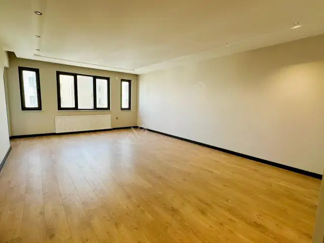 Lara Merkezde Site İçi Mimari Tasarım 3+1 Ara Kat Satılık Daire — görsel 24