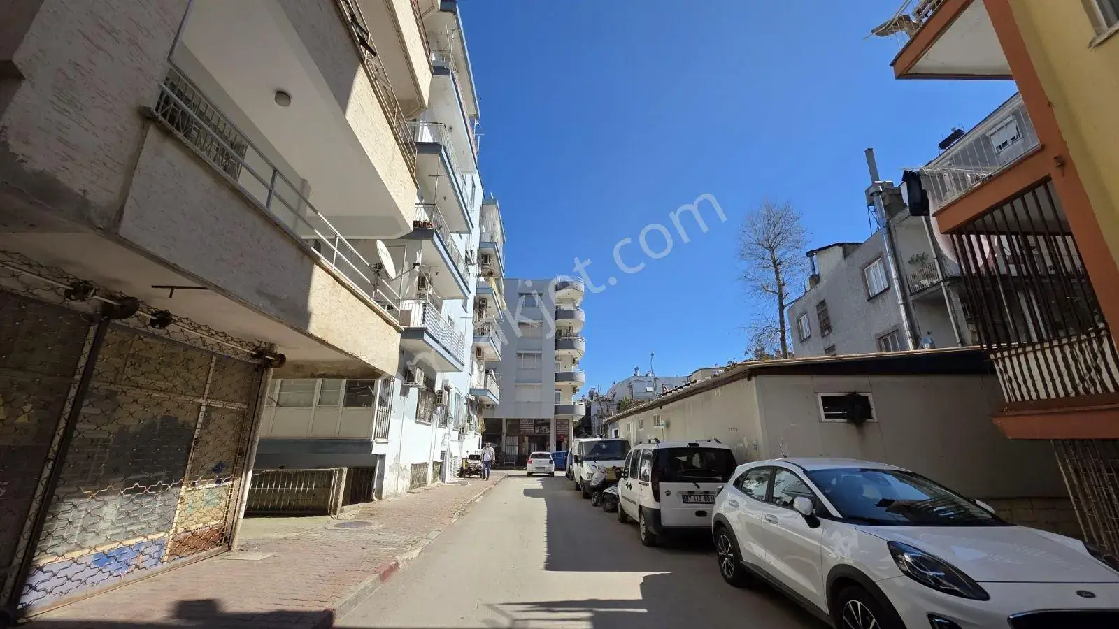 280m 5+3 Ve 100m2 Teras Dubleks-3ayrı Kiralık Daire Halinde — görsel 4