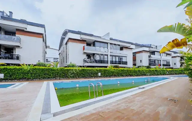 Güzeloba'nın En Prestijli Sitesinde 4+1 Satılık Daire