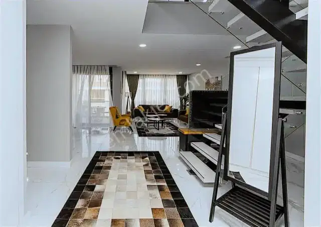 Güzeloba'nın En Prestijli Sitesinde 4+1 Satılık Daire — görsel 2