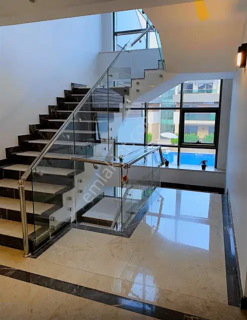 Güzelobanın En Prestijli Sitesinde Full Eşyalı 2+1 Kiralık Daire — görsel 8