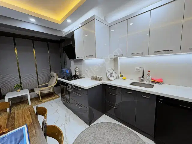 Full Mimarı Geniş Ayrı Mutfaklı 2+1 Satılık Daire — görsel 11