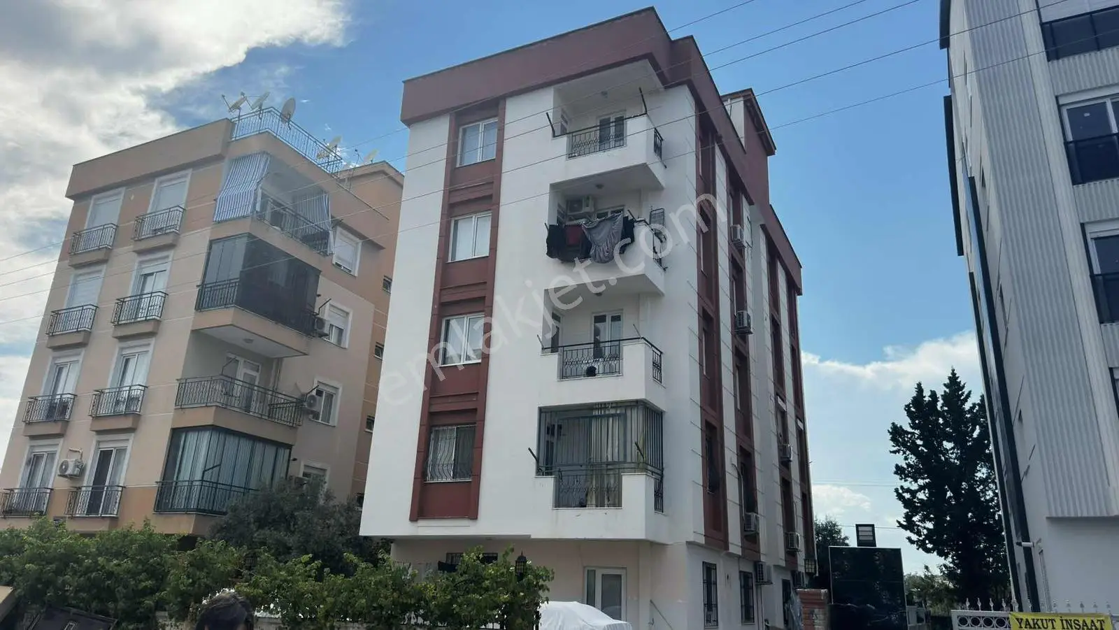 Kızıltoprak Mh. Merkezi Konum 2+1 Satılık Daire