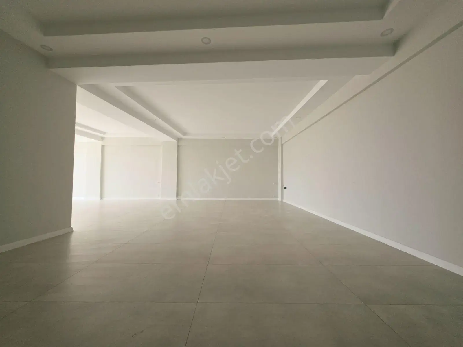 Serik Atatürk Caddesi'nde Plazada Prestijli Kiralık Ofis — görsel 8