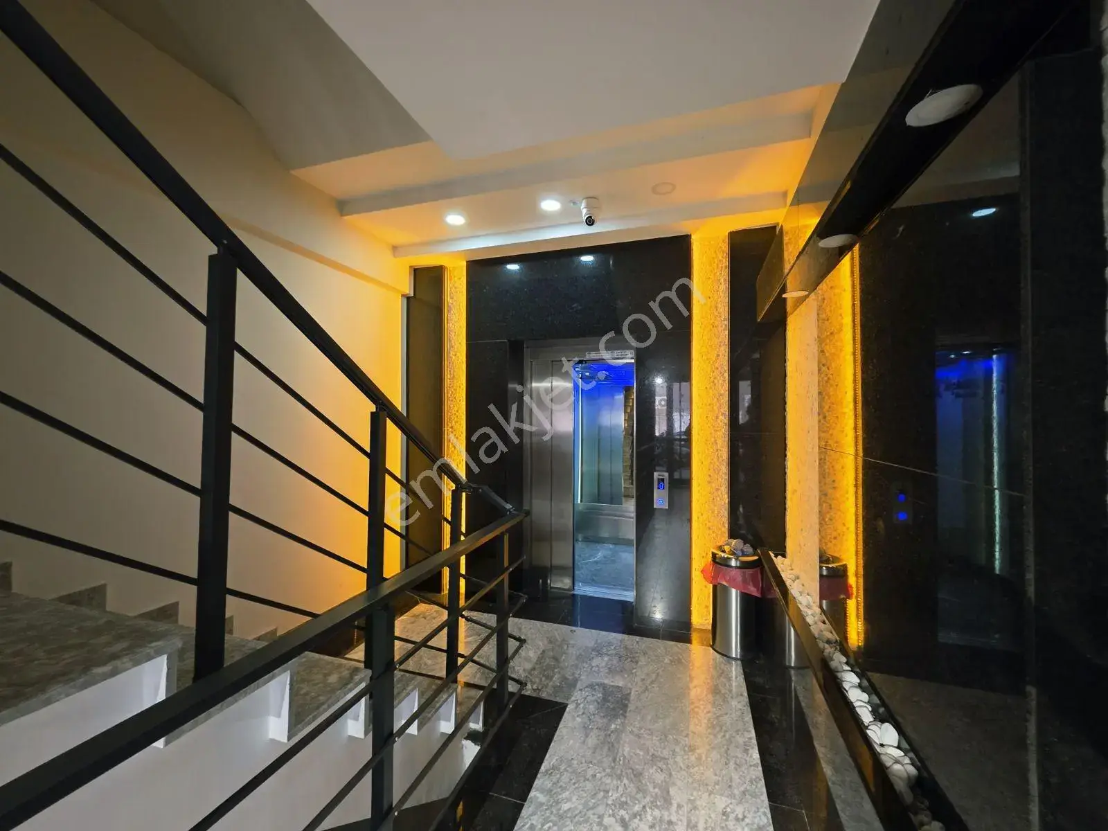 Serik Atatürk Caddesi'nde Plazada Prestijli Kiralık Ofis — görsel 11