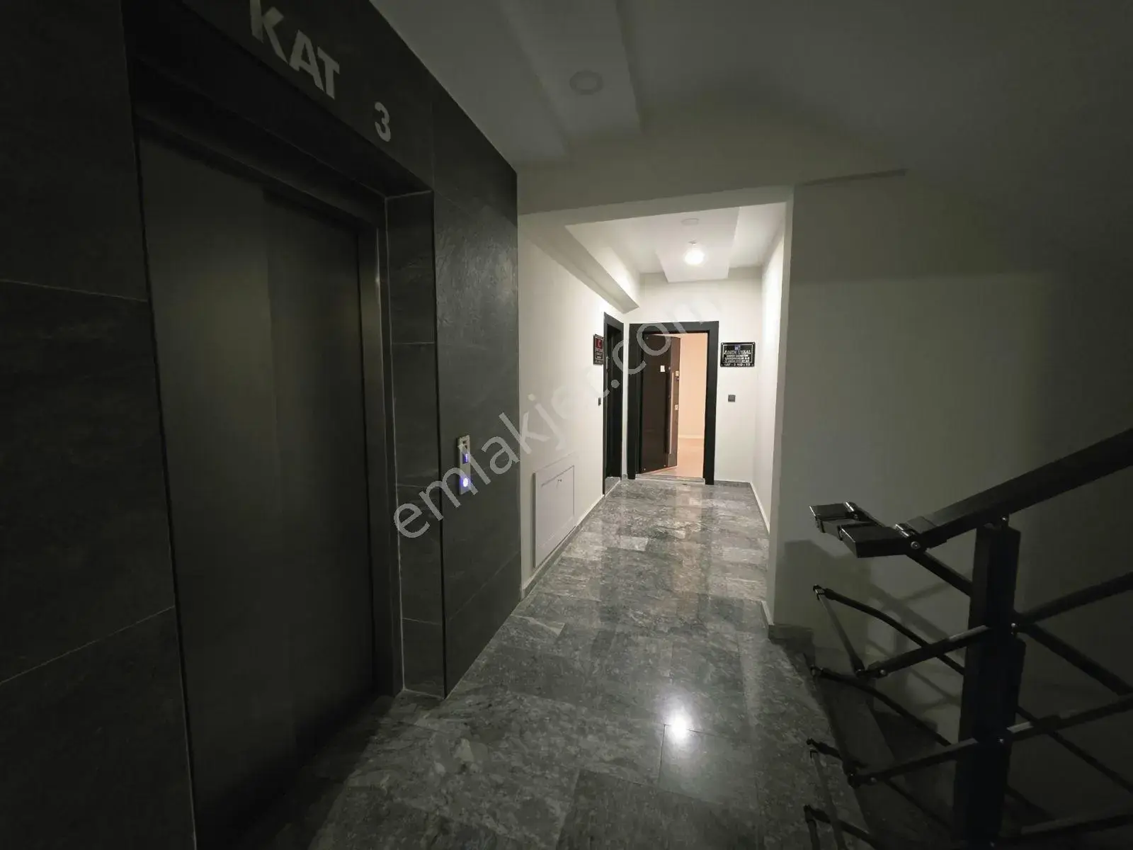 Serik Atatürk Caddesi'nde Plazada Prestijli Kiralık Ofis — görsel 13