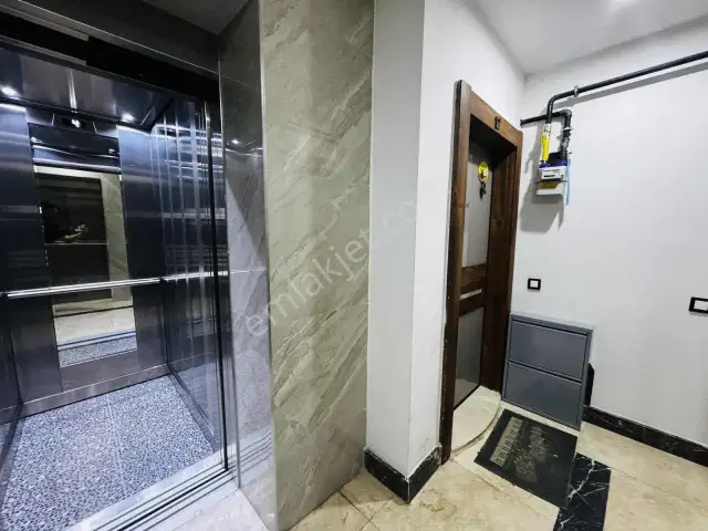 Merkezi Konum Da Ayrı Mutfaklı 2+1 Doğalgaz Lı Satılık Daire — görsel 2