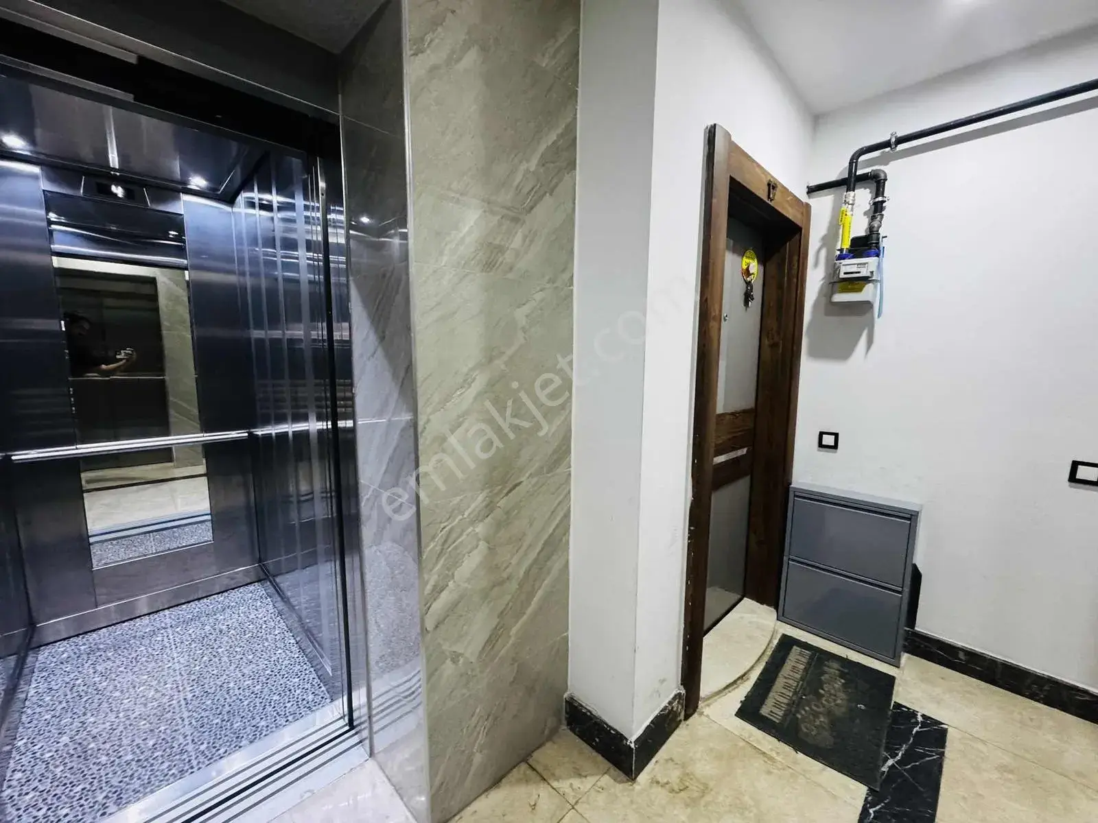 Merkezi Konum Da Ayrı Mutfaklı 2+1 Doğalgaz Lı Satılık Daire — görsel 2