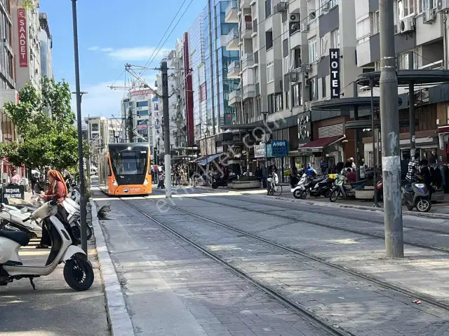 Şarampol Kapalı Yol Tramvay Hattı Üzerinde Satılık Dükkan — görsel 3