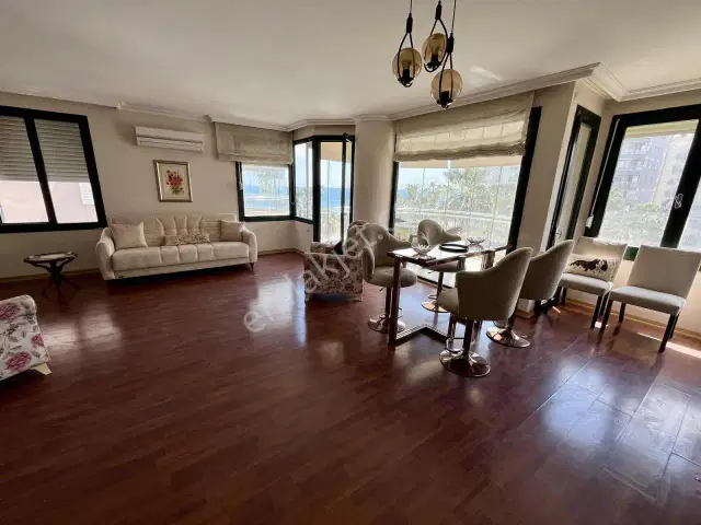 Gülay Tuncay'dan Lal Sitesinde Deniz Manzaralı Satılık Daire — görsel 9
