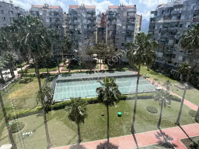 Gülay Tuncay'dan Lal Sitesinde Deniz Manzaralı Satılık Daire — görsel 11