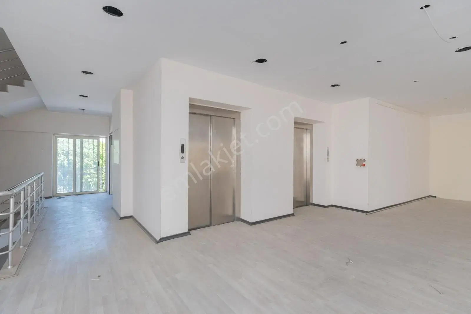 Aspendos Bulvarı'nda 2000 M2 Satılık Devasa İş Merkezi — görsel 16