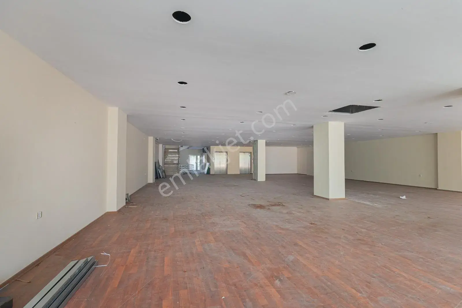Aspendos Bulvarı'nda 2000 M2 Satılık Devasa İş Merkezi — görsel 22
