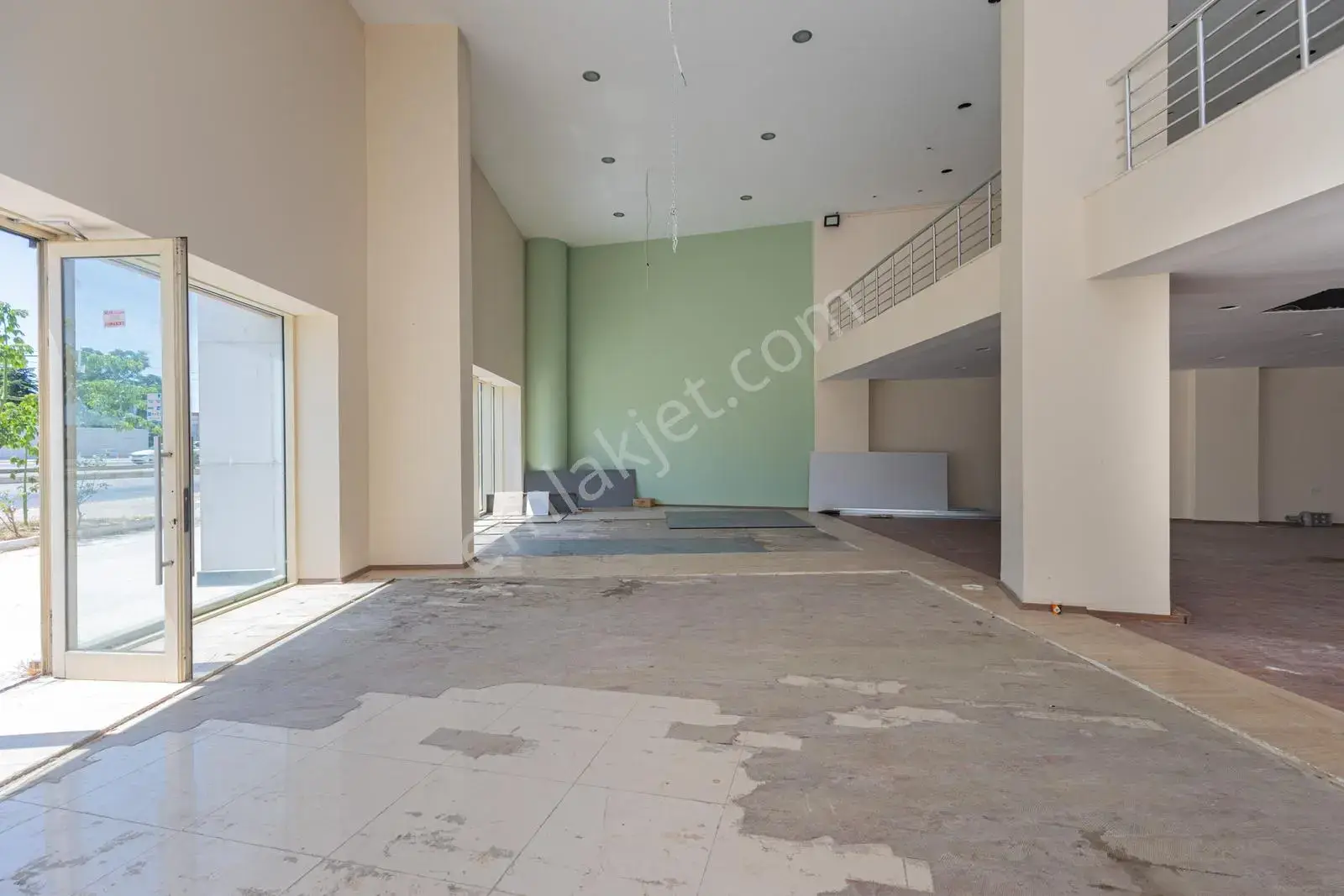 Aspendos Bulvarı'nda 2000 M2 Satılık Devasa İş Merkezi — görsel 24