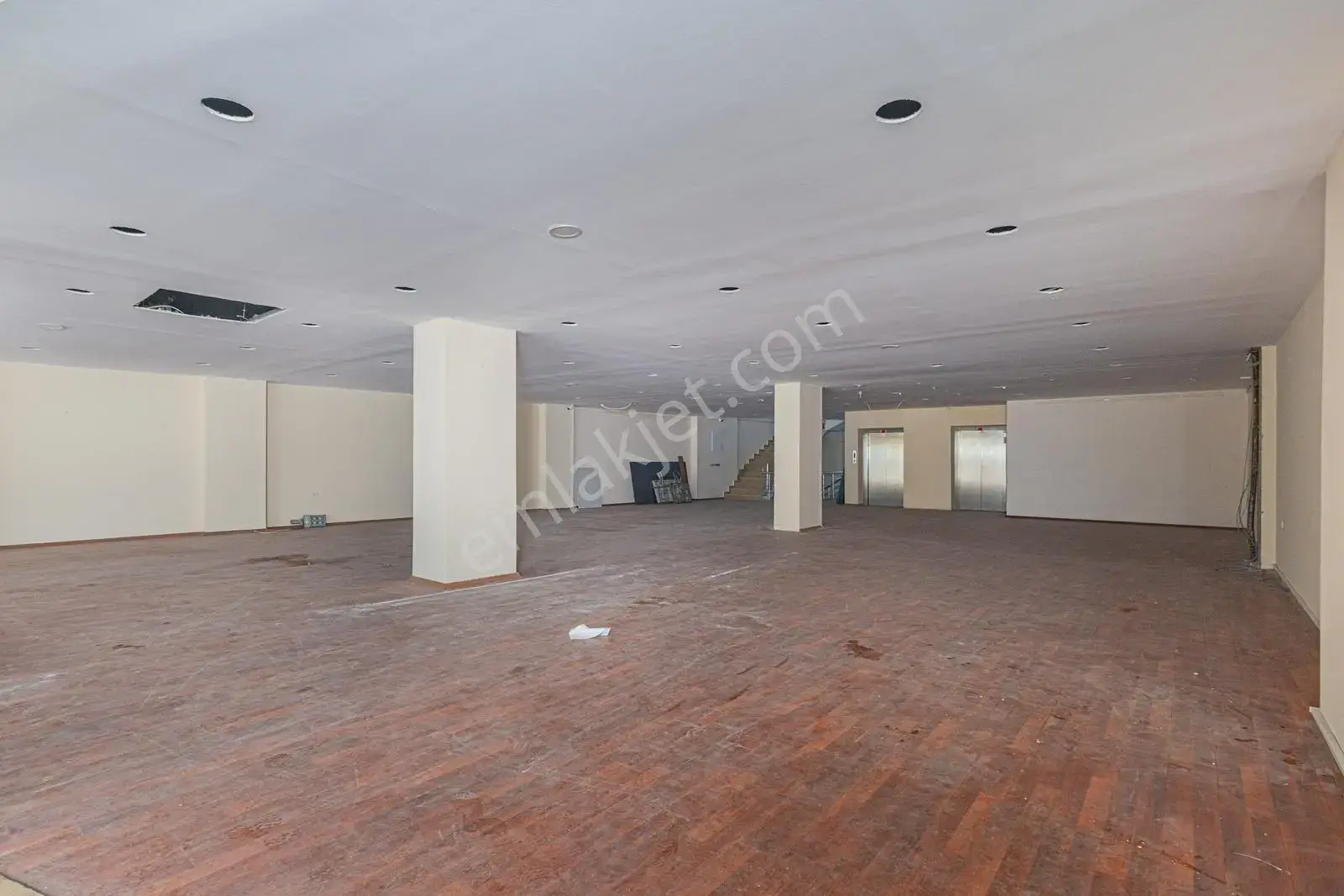 Aspendos Bulvarı'nda 2000 M2 Satılık Devasa İş Merkezi — görsel 34