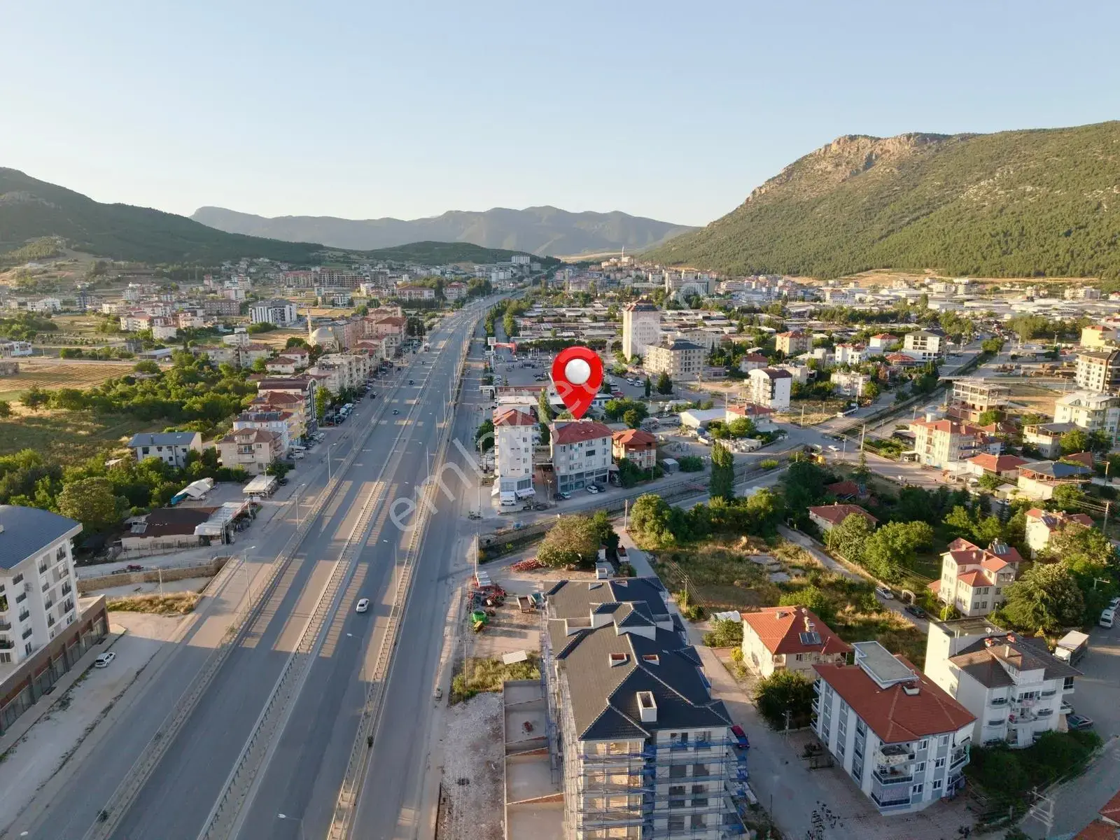 Fiyat Düştü! Bucak Çevre Yolu Üzeri Yatırımlık Uygun Apart — görsel 2