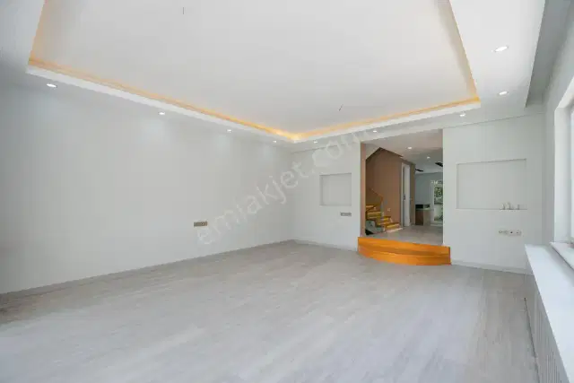 Şehrin Kalbinde Satılık Masrafsız 4+2 Villa — görsel 6