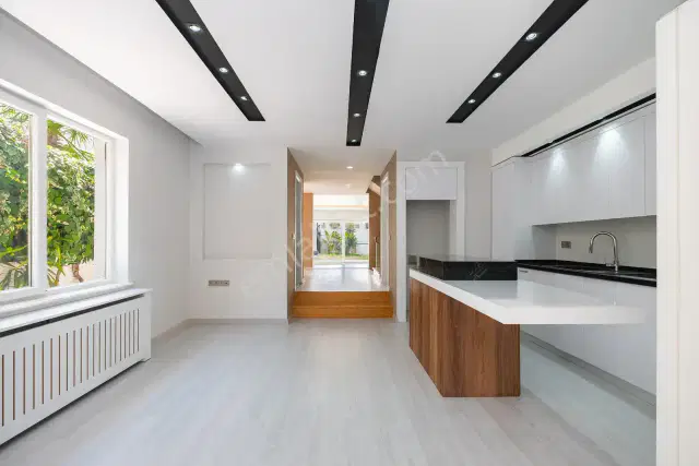 Şehrin Kalbinde Satılık Masrafsız 4+2 Villa — görsel 7