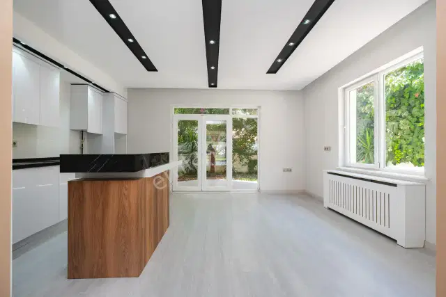 Şehrin Kalbinde Satılık Masrafsız 4+2 Villa — görsel 9