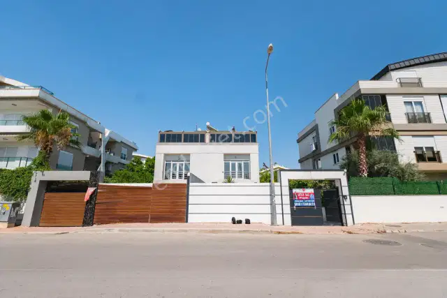 Şehrin Kalbinde Satılık Masrafsız 4+2 Villa — görsel 34