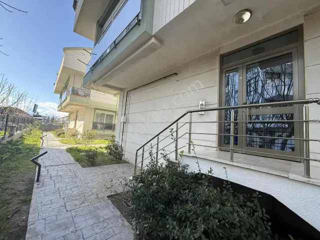 Güzeloba'da Havuzlu Site İçinde Full Yapılı A Eşyalı 3+1 Dubleks — görsel 7