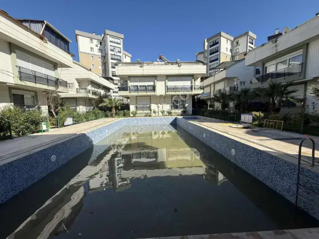 Güzeloba'da Havuzlu Site İçinde Full Yapılı A Eşyalı 3+1 Dubleks — görsel 32