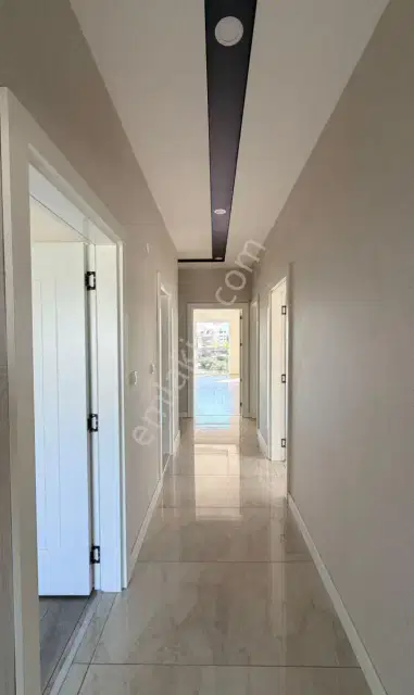 Döşemealtı Bahçeyaka'da Havuzlu Apartmanda 3+1 Daire — görsel 3