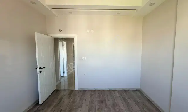 Döşemealtı Bahçeyaka'da Havuzlu Apartmanda 3+1 Daire — görsel 5