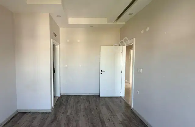 Döşemealtı Bahçeyaka'da Havuzlu Apartmanda 3+1 Daire — görsel 8