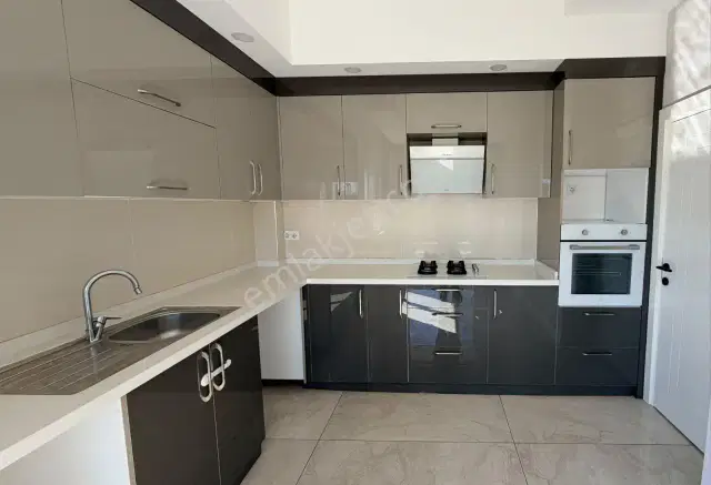 Döşemealtı Bahçeyaka'da Havuzlu Apartmanda 3+1 Daire — görsel 13
