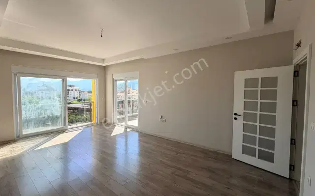 Döşemealtı Bahçeyaka'da Havuzlu Apartmanda 3+1 Daire — görsel 17